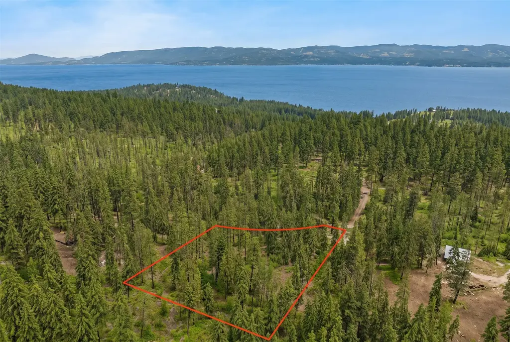 375 Ranch Road, Bigfork