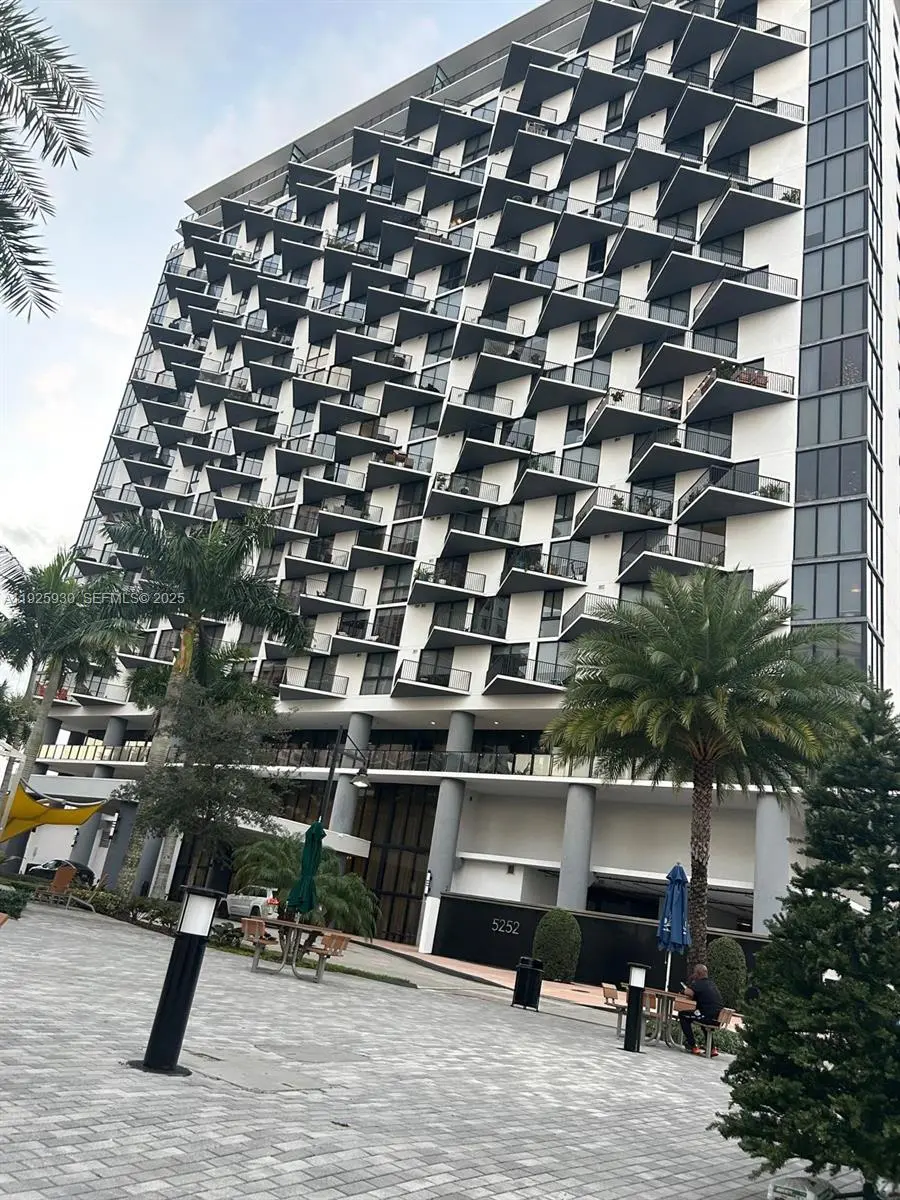 Photo of Listing #A11925930