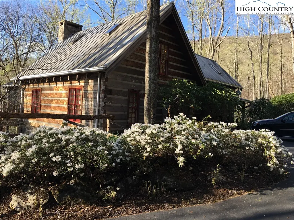 127-129 Rim Rock Gorge, Blowing Rock