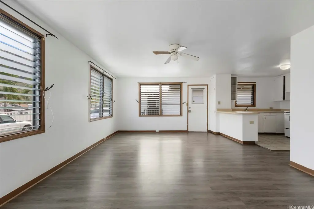 84-570 Farrington Highway # D, Waianae