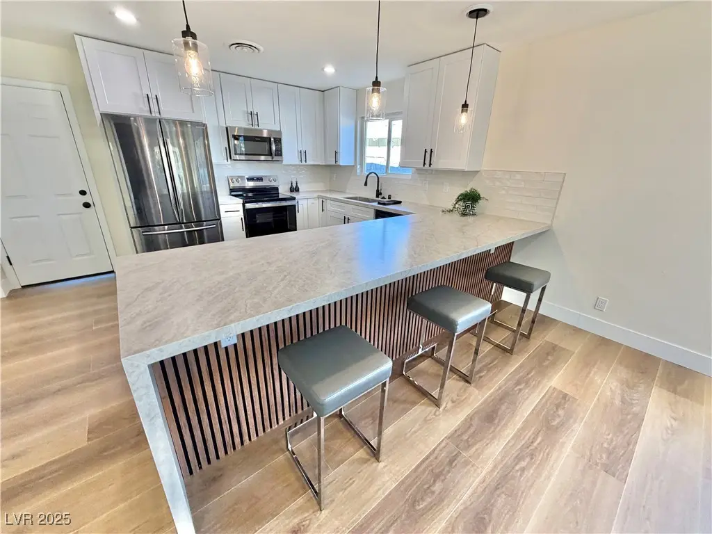 Photo of Listing #2739880