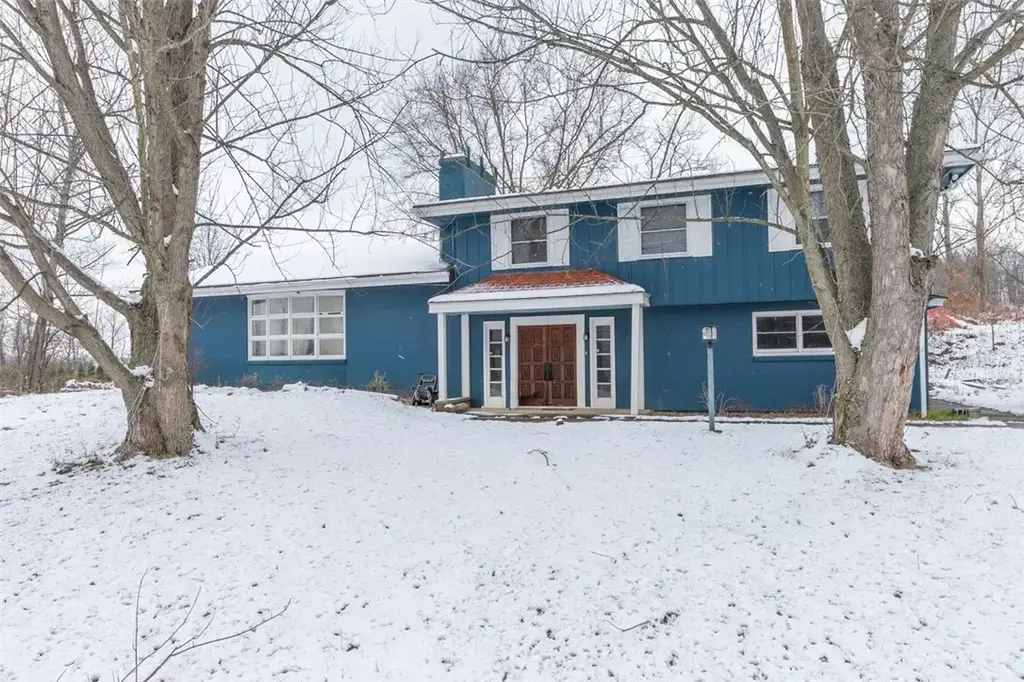 722 Connellsville Avenue , Bullskin
