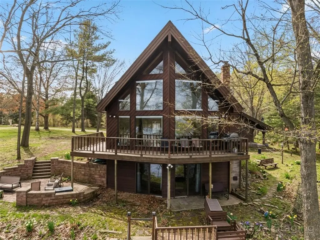 2563 27 1/4 27 3/4 Street, Rice Lake