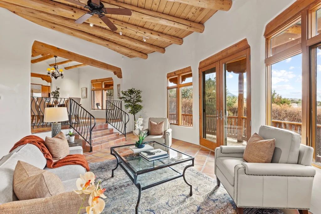 2109 Senda De Daniel, Santa Fe