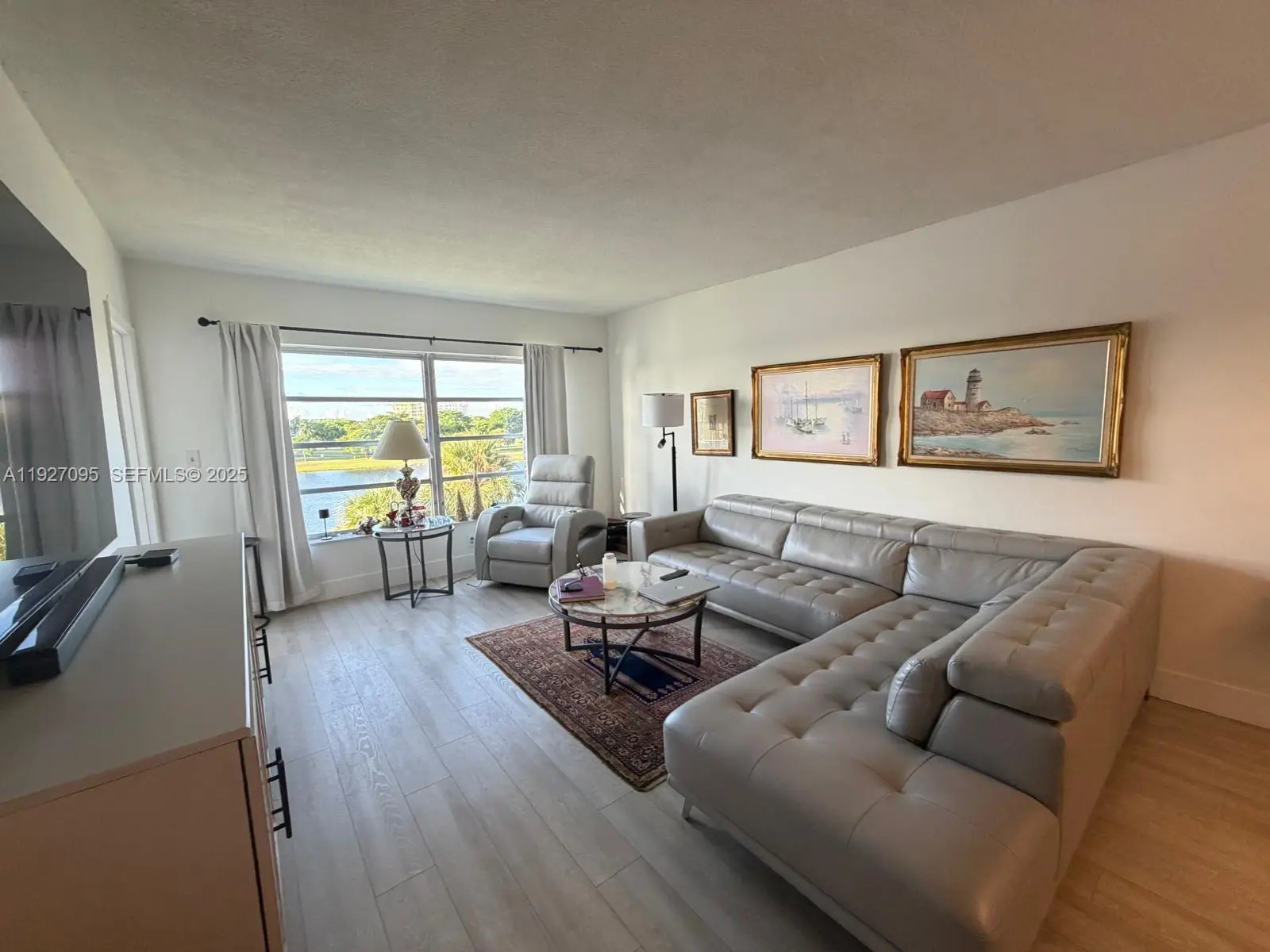 Photo of Listing #A11927095