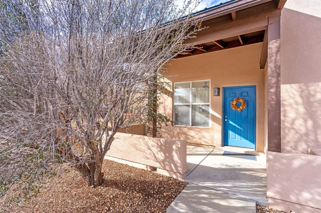 2 Kimberli Court, Santa Fe