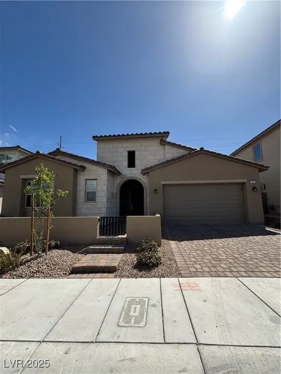 Photo of Listing #2740135