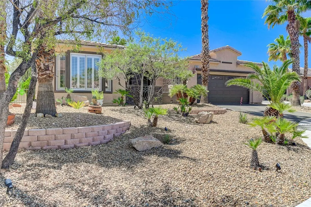 Photo of Listing #2740138