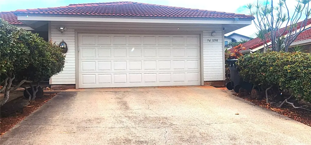 94-1098 Nawele Street, Waipahu