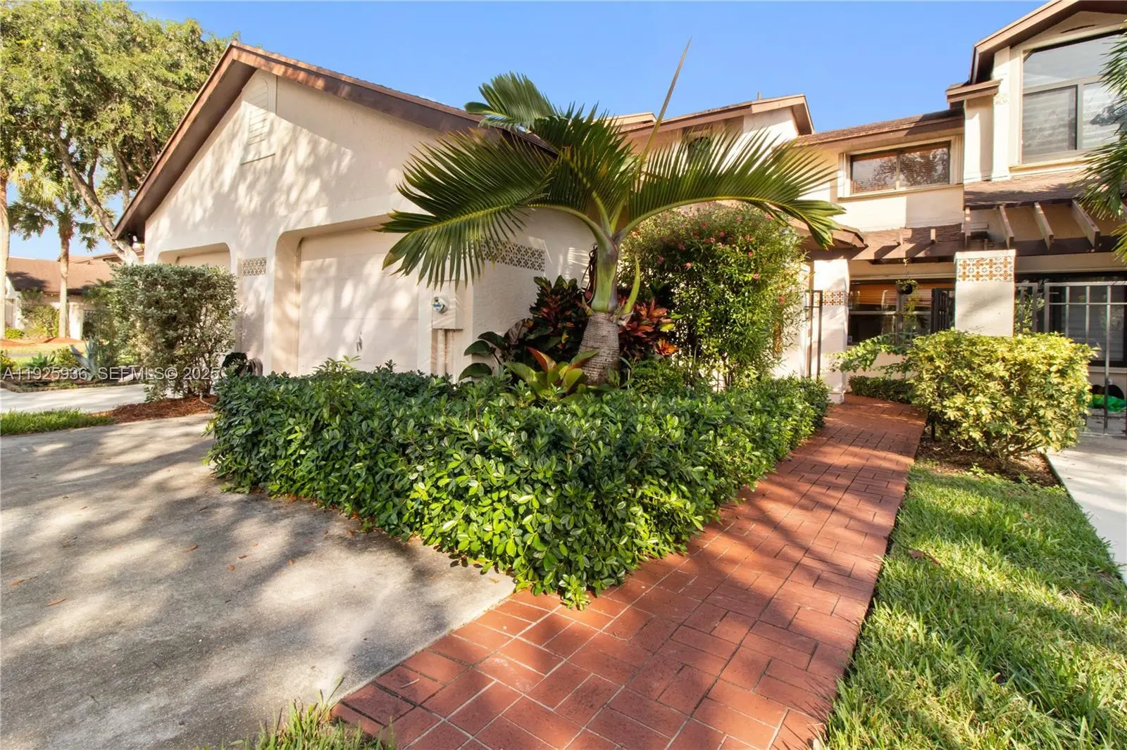 Photo of Listing #A11925936