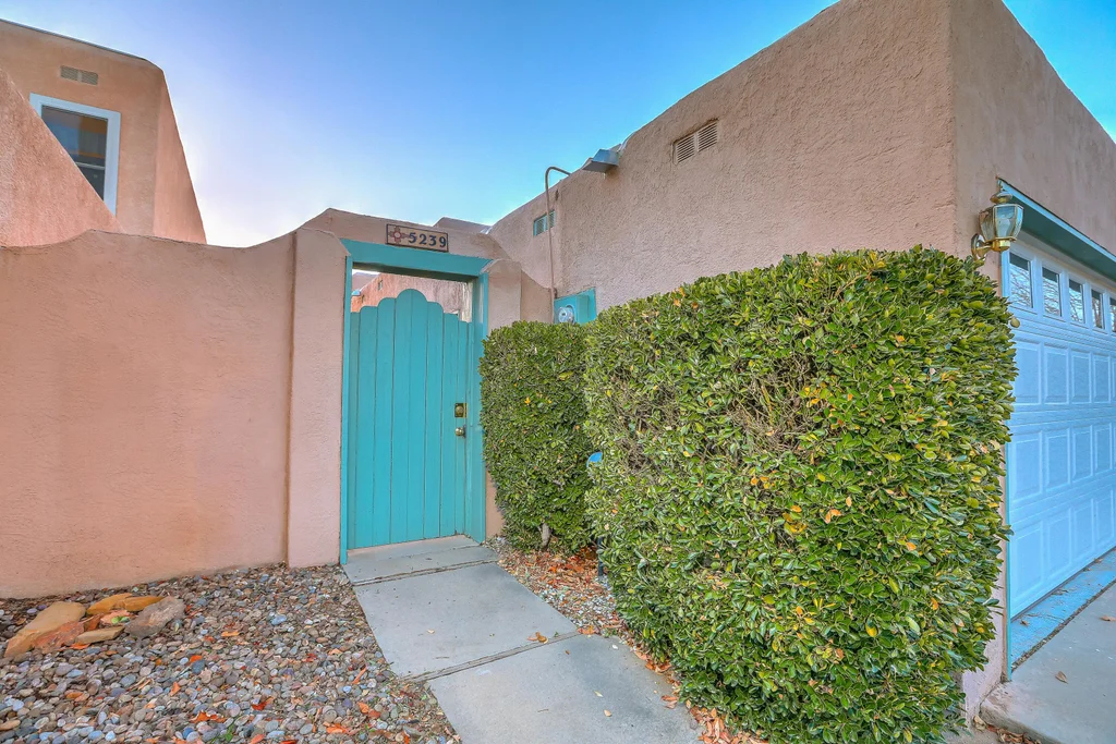 5239 Saratoga Drive Nw, Albuquerque