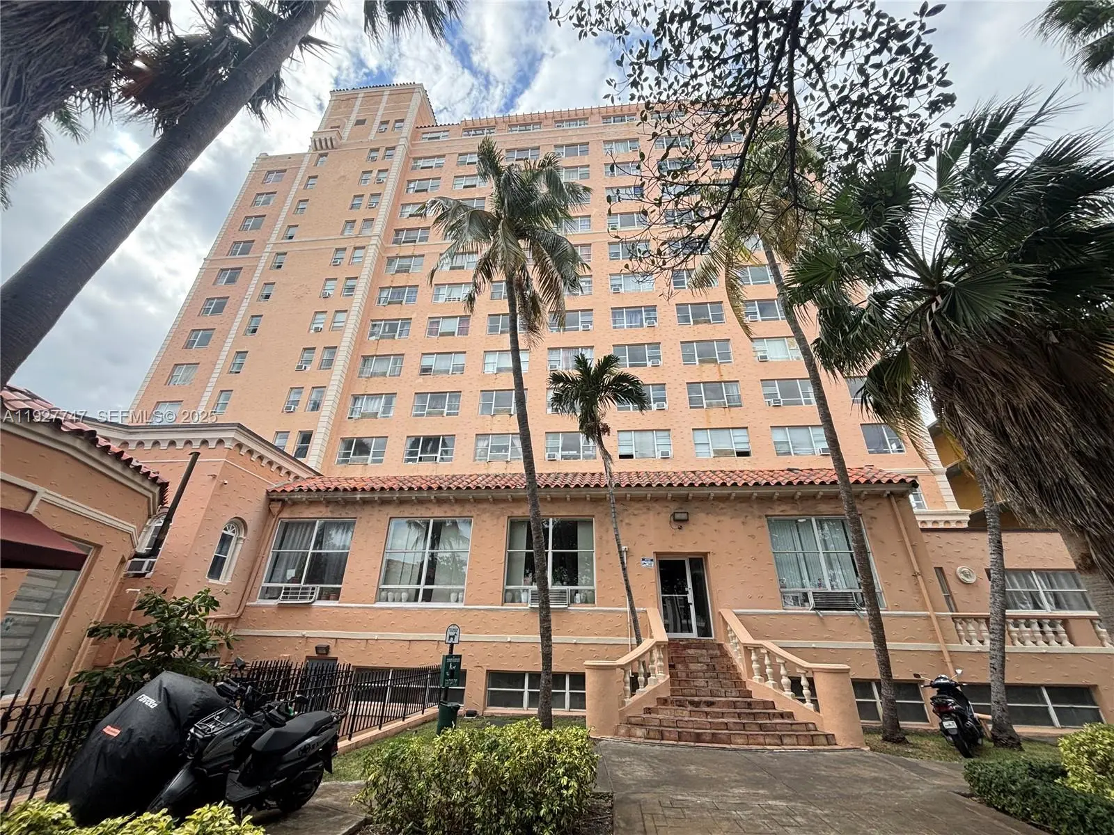 Photo of Listing #A11927747