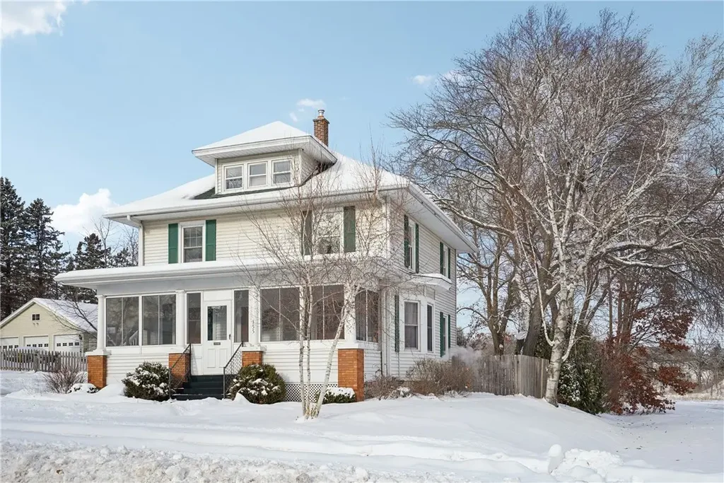 355 W Madison Street 2, Waterloo