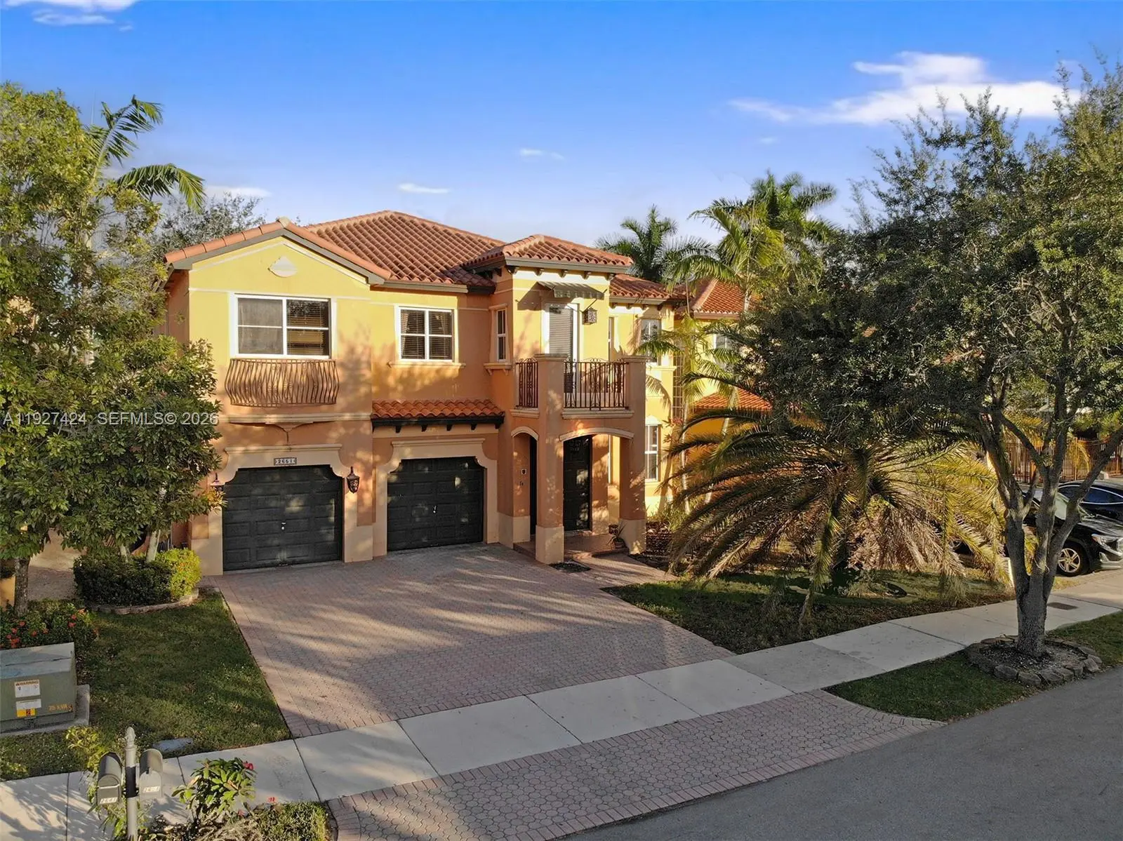 Photo of Listing #A11927424