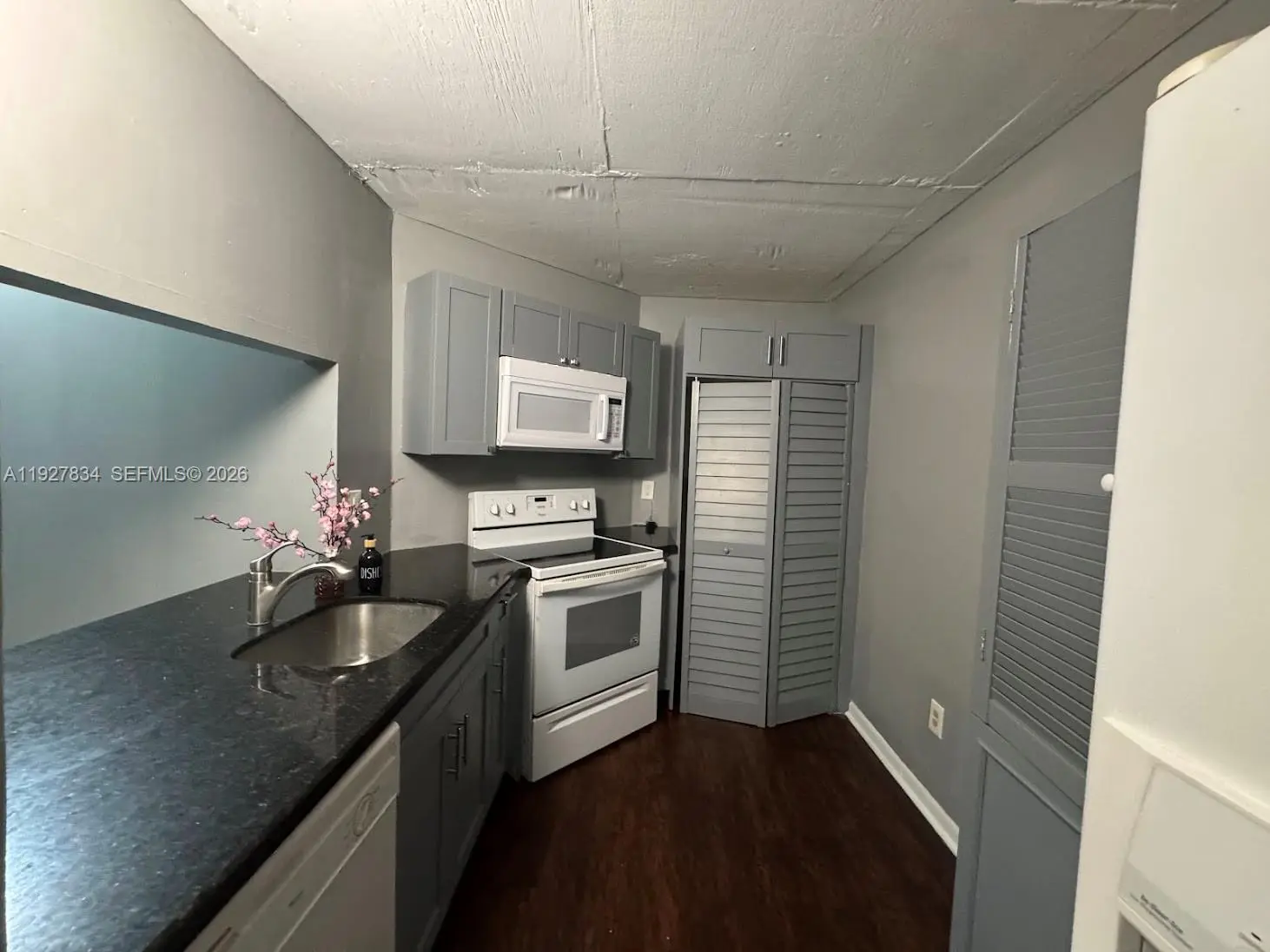 Photo of Listing #A11927834