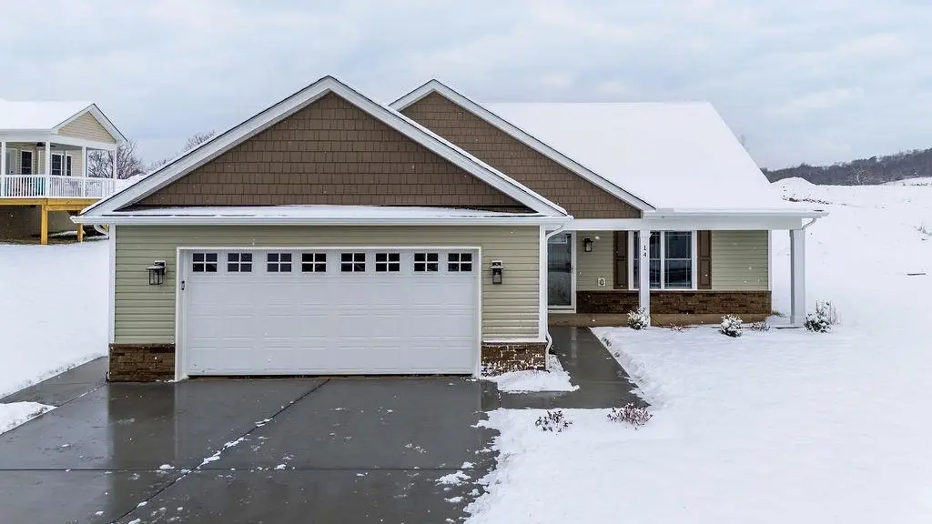 14 Stuart James Ct, Waynesboro