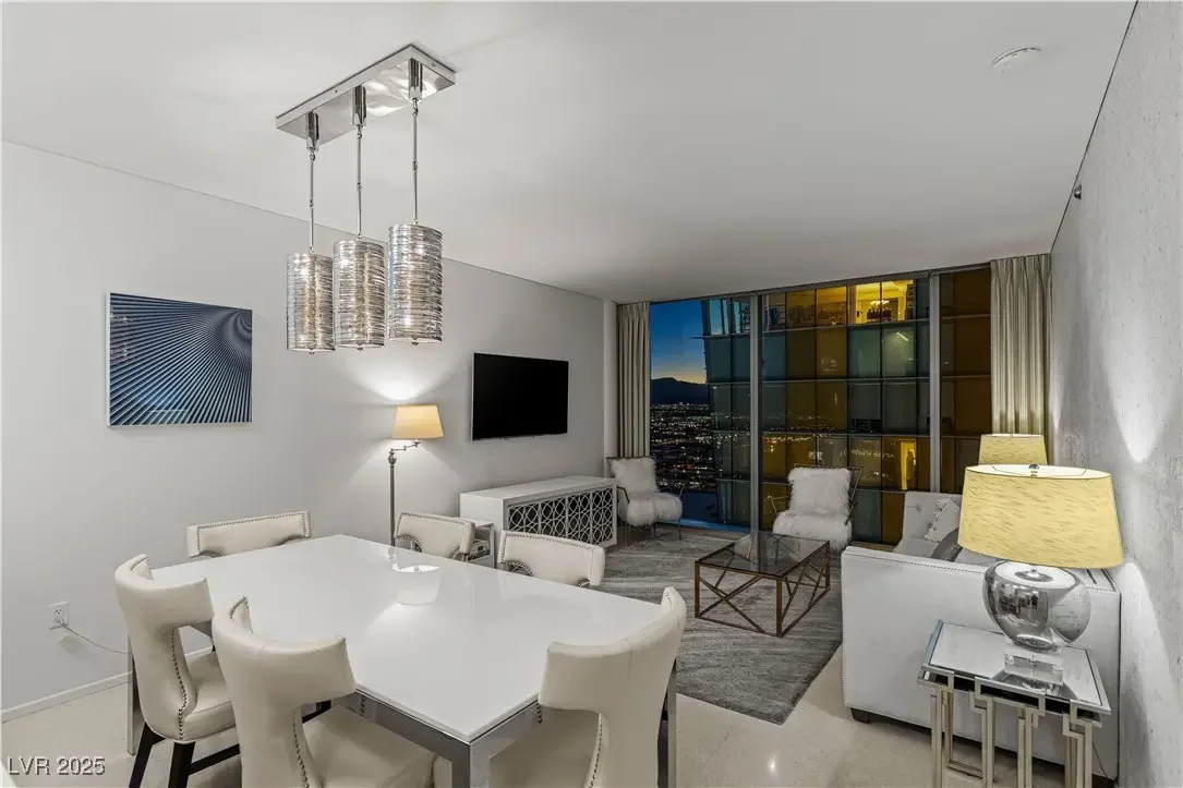 Photo of Listing #2740353