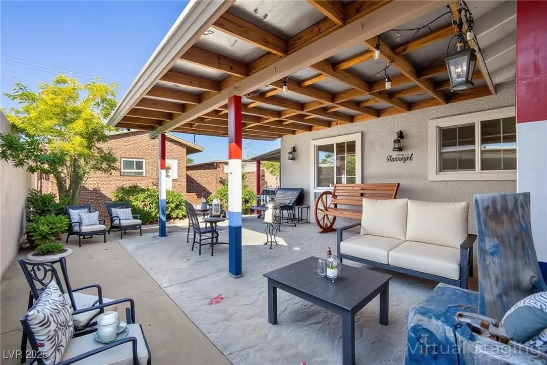 Photo of Listing #2740177