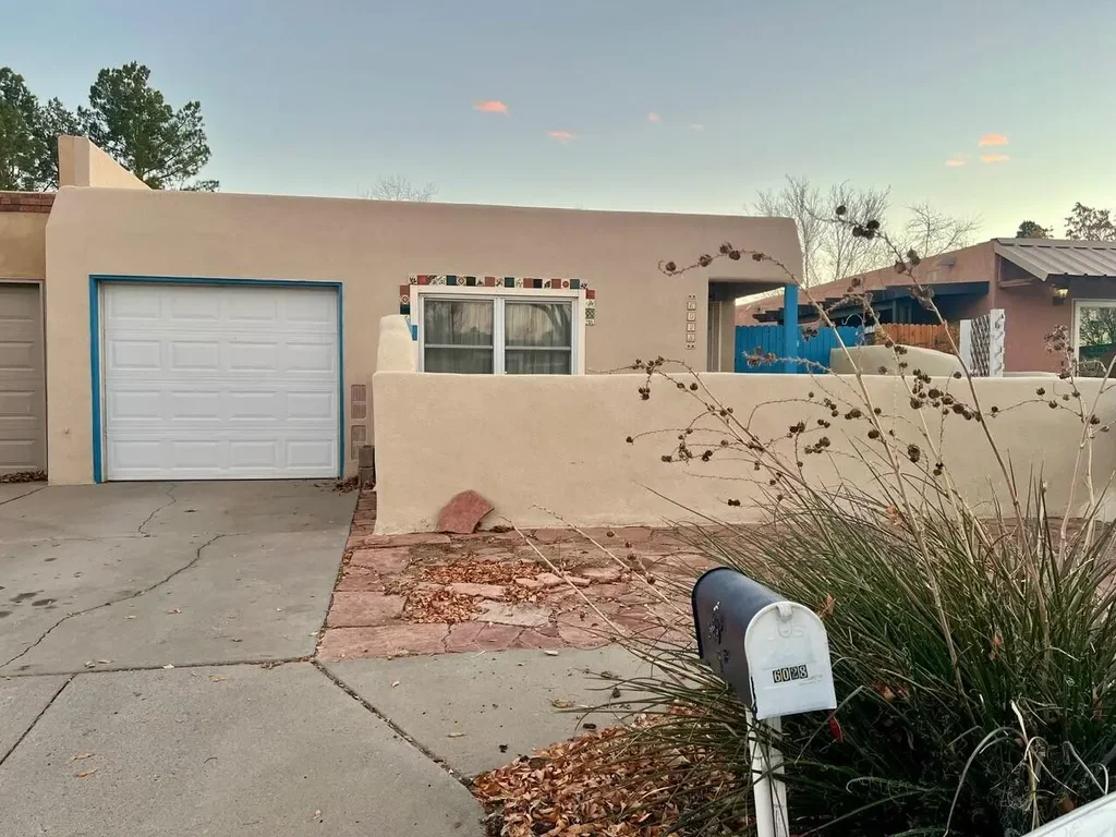 6028 Landry Avenue Nw, Albuquerque