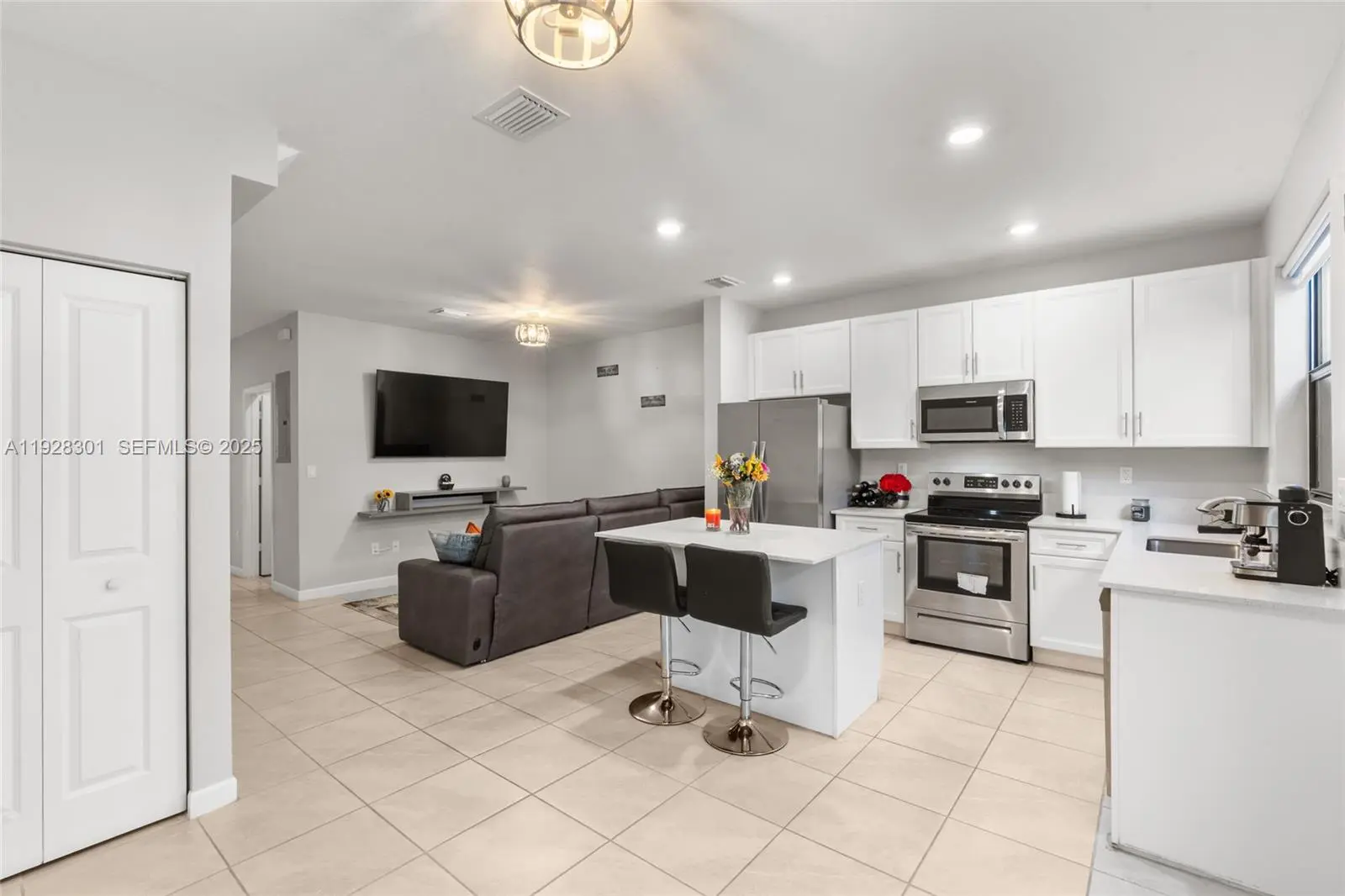 Photo of Listing #A11928301