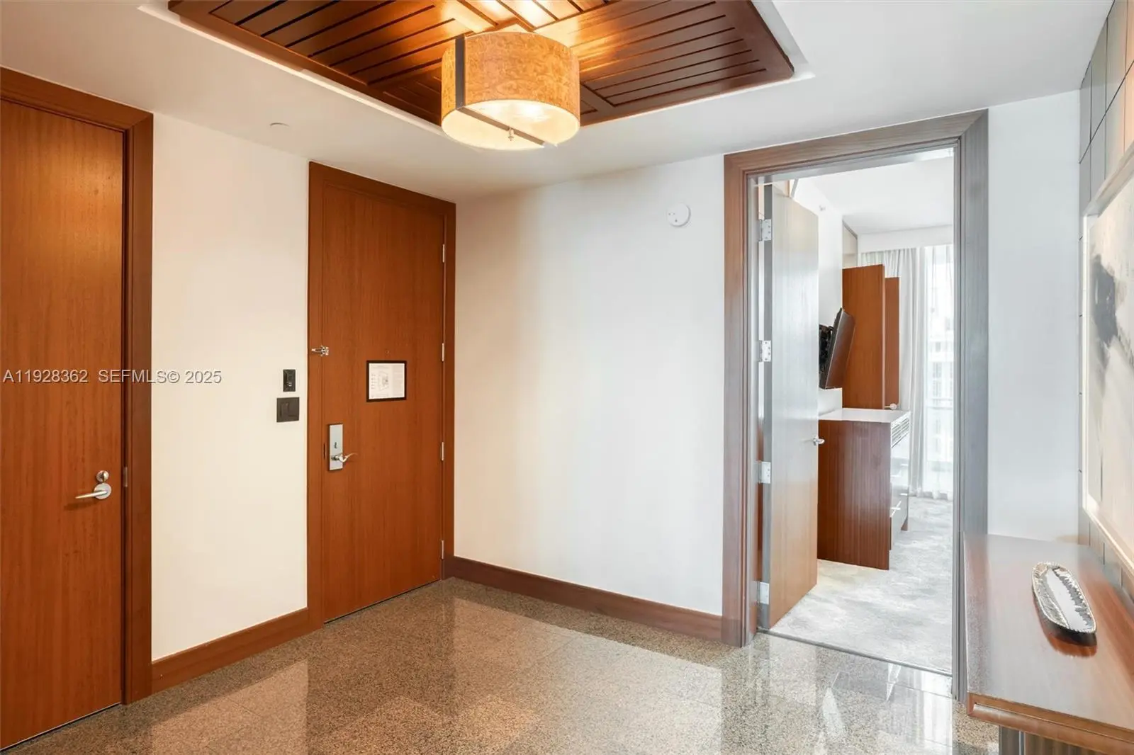 Photo of Listing #A11928362