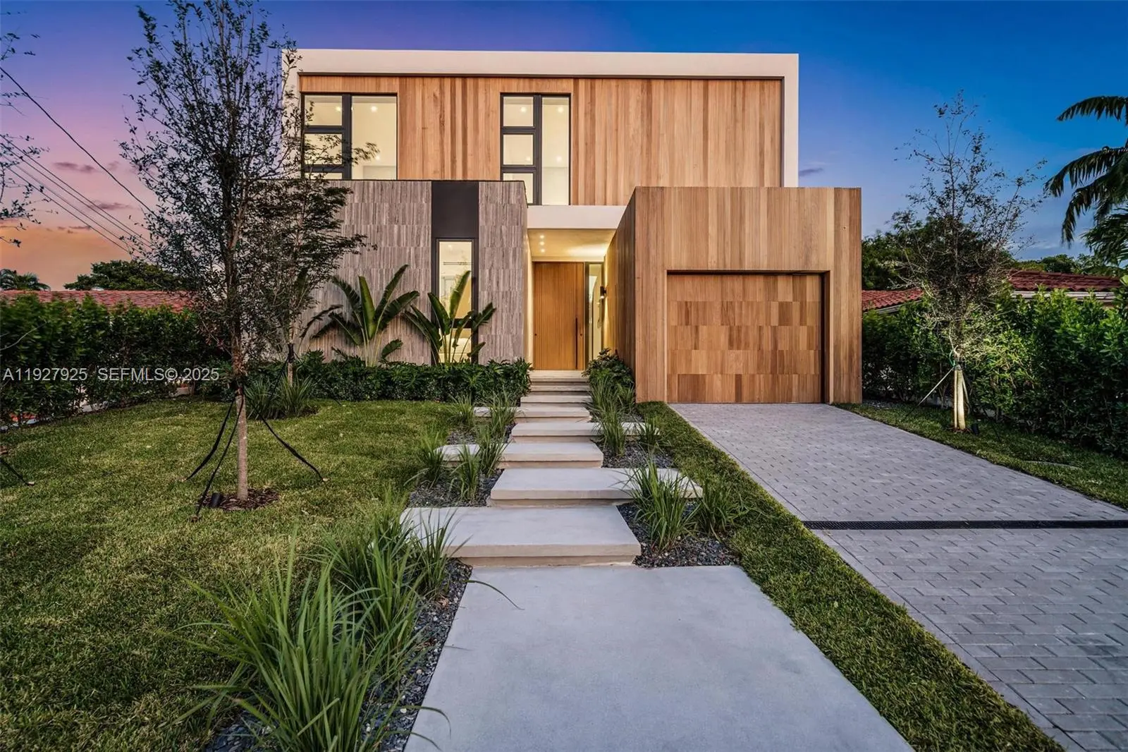 Photo of Listing #A11927925