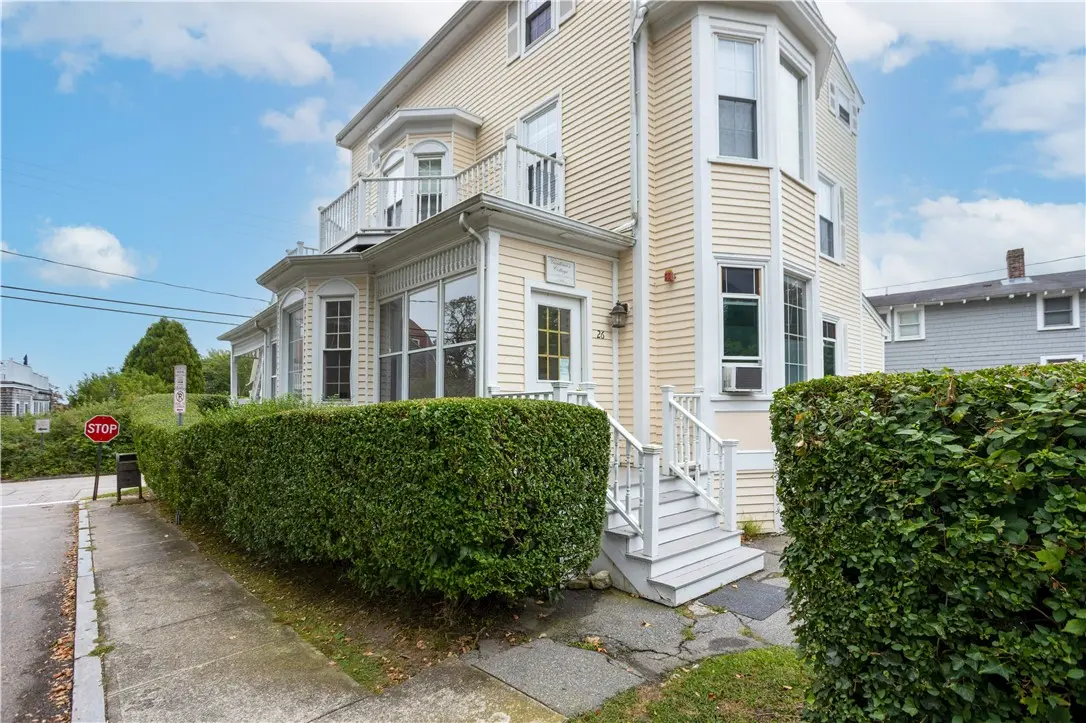 26 Cliff Ave # 2, Newport
