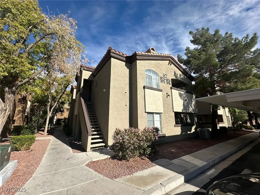 Photo of Listing #2740583