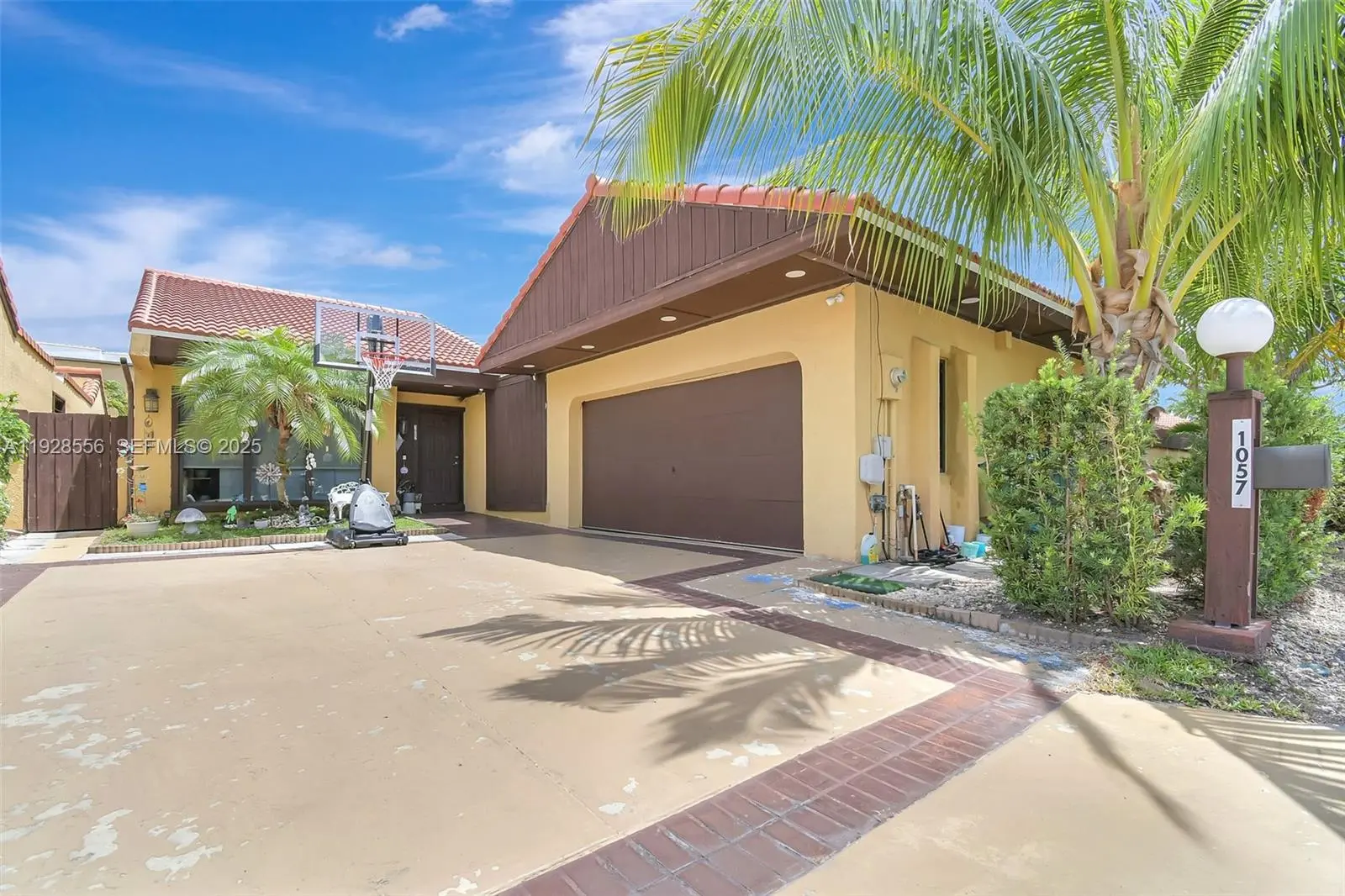 Photo of Listing #A11928556