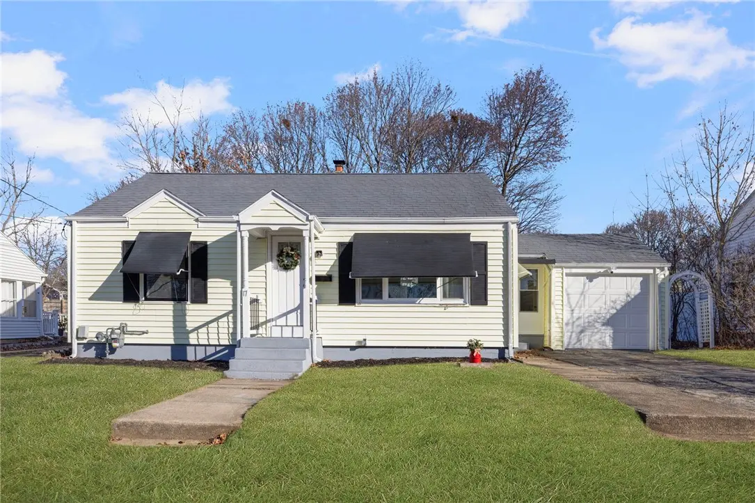 17 Loring St, Cranston