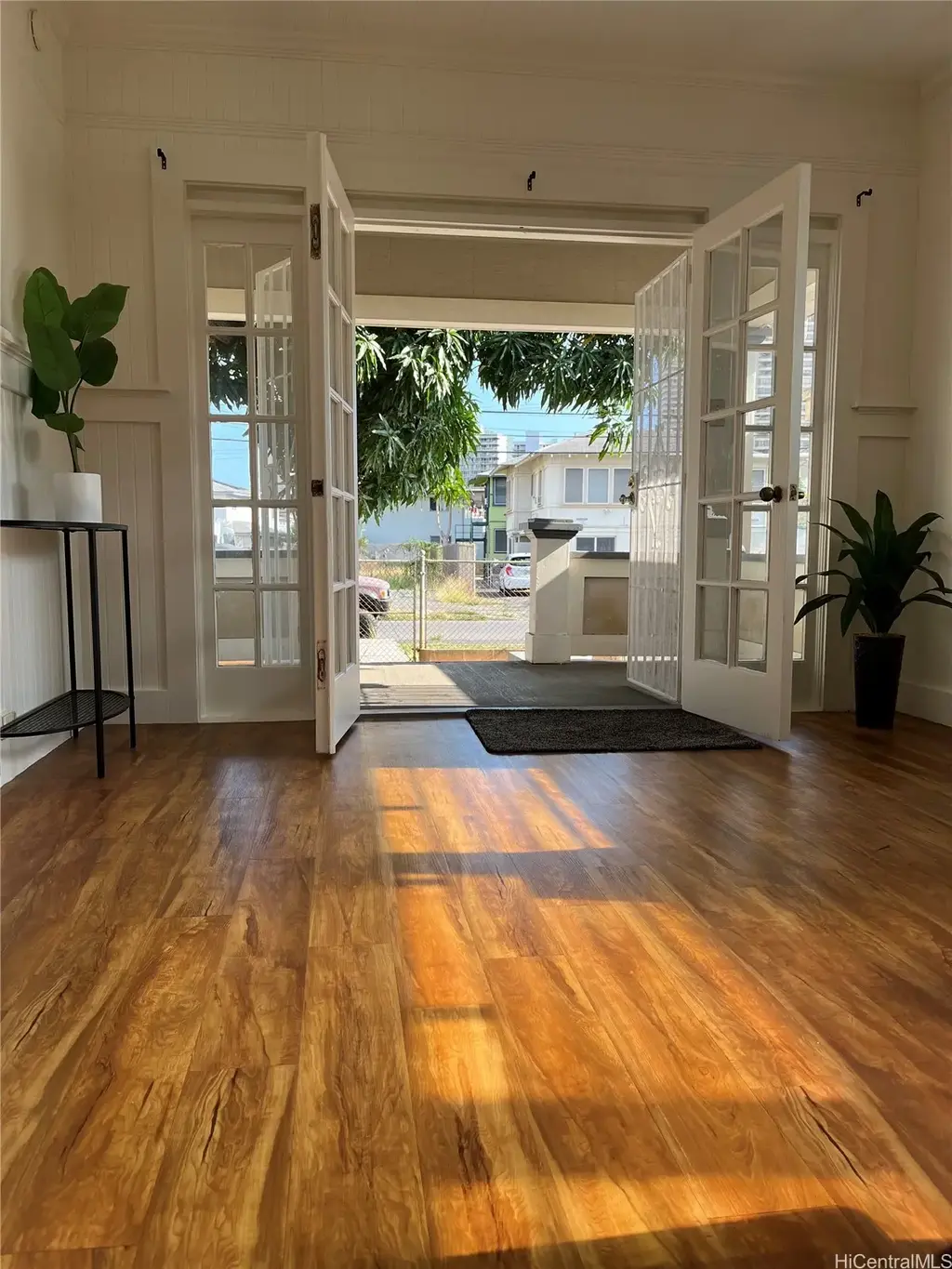 710 Hausten Street, Honolulu