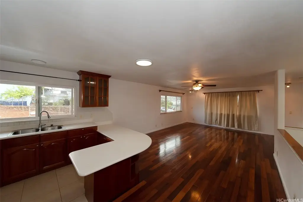 99-60 Nalopaka Place, Aiea