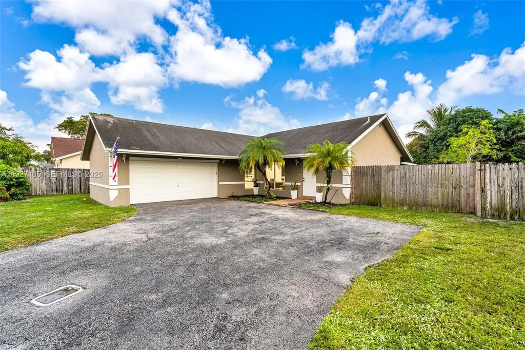 10380 Sw 49th Pl, Cooper City