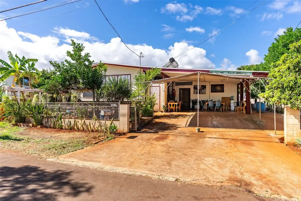 94-1334 Henokea Street, Waipahu