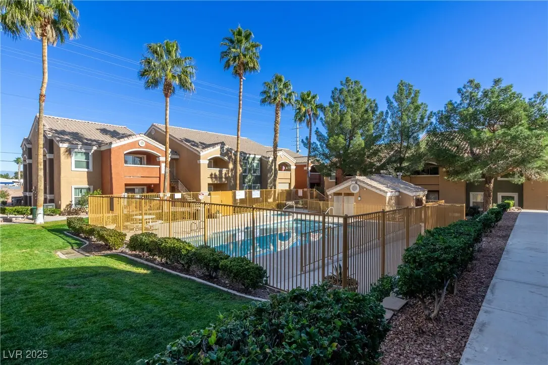 Photo of Listing #2740819