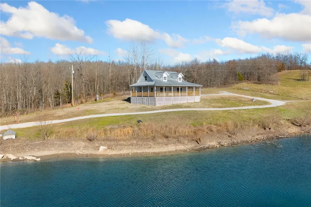 398 Donkey Trail, Everton