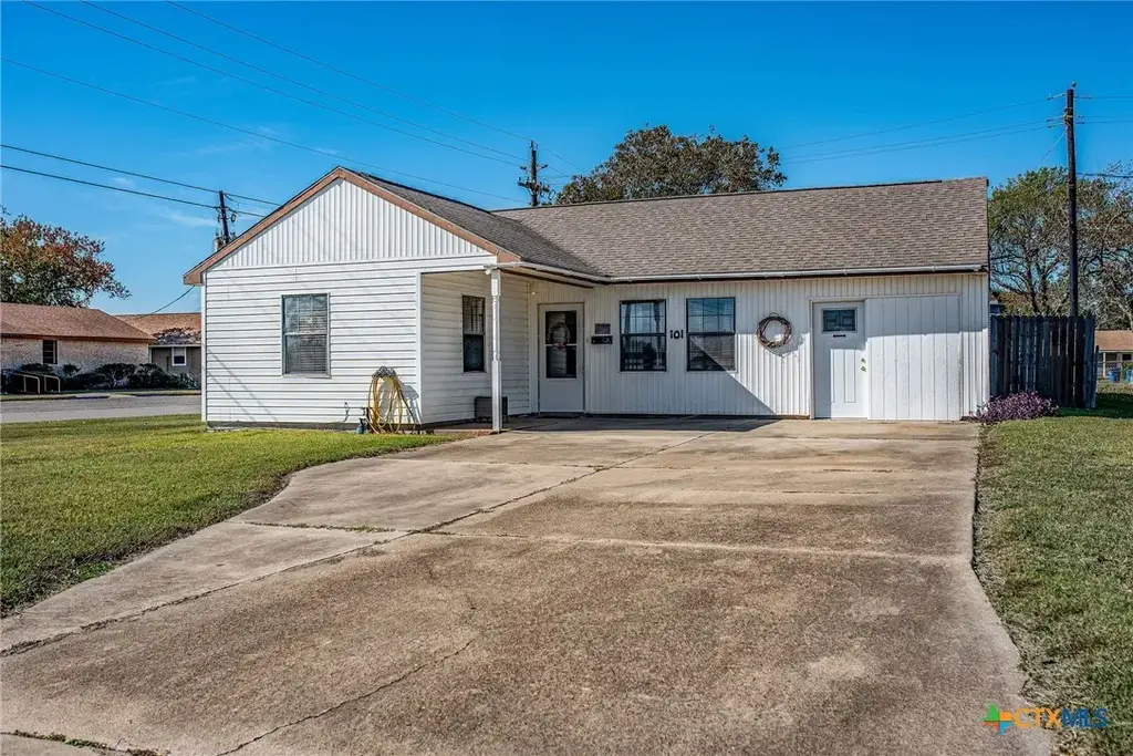 101 Lubbock Street, Point Comfort