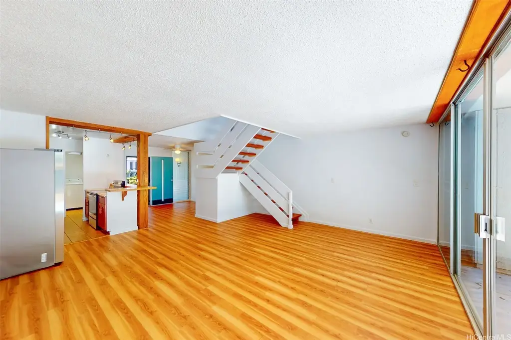 95-312 Kahikinui Court # 213, Mililani