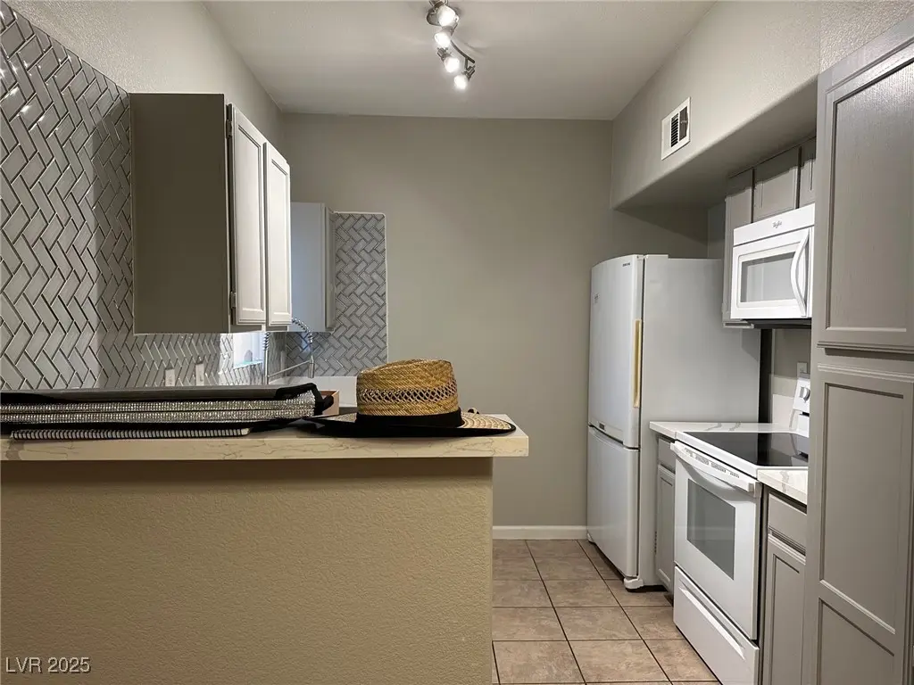 Photo of Listing #2740849