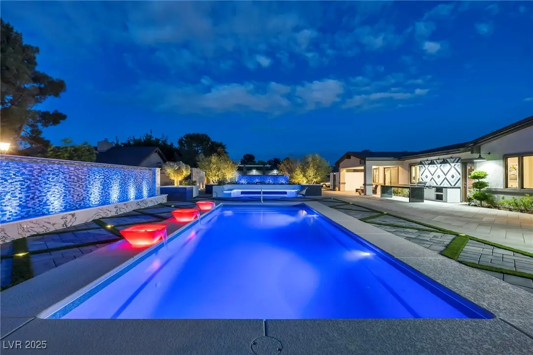 Photo of Listing #2740725