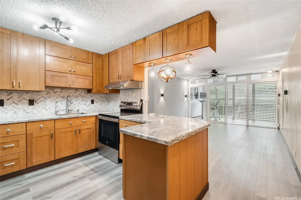95-273 Waikalani Drive # D501, Mililani