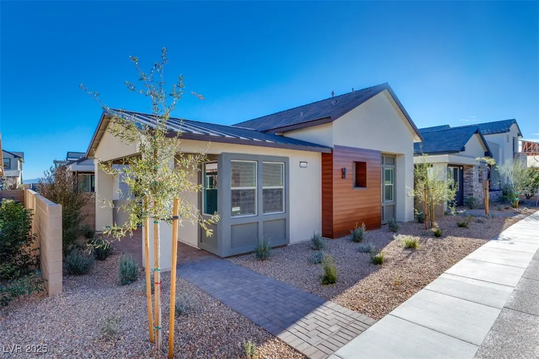 Photo of Listing #2740906