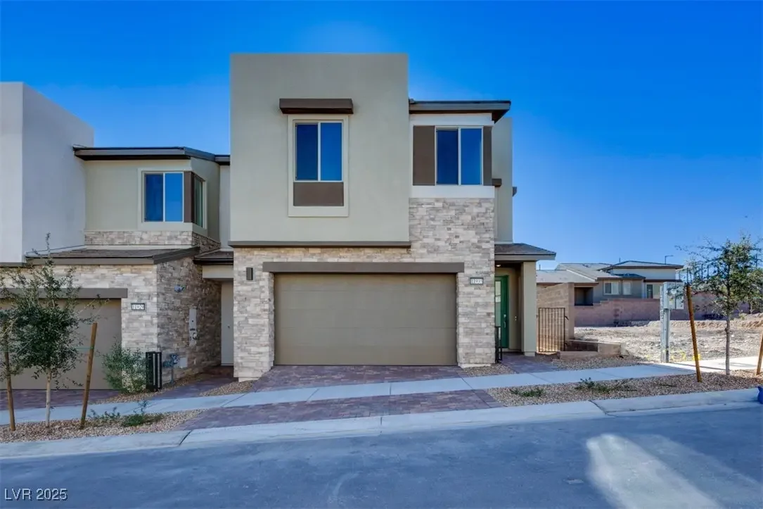 Photo of Listing #2740903