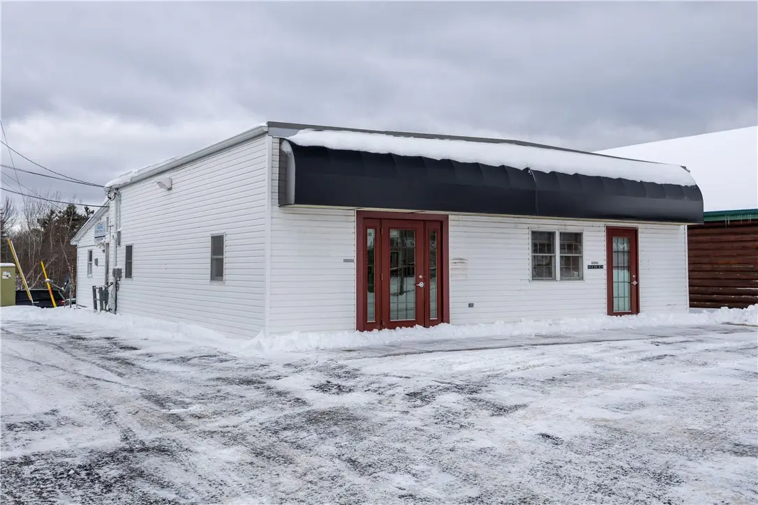 310 W 9th Street N, Ladysmith