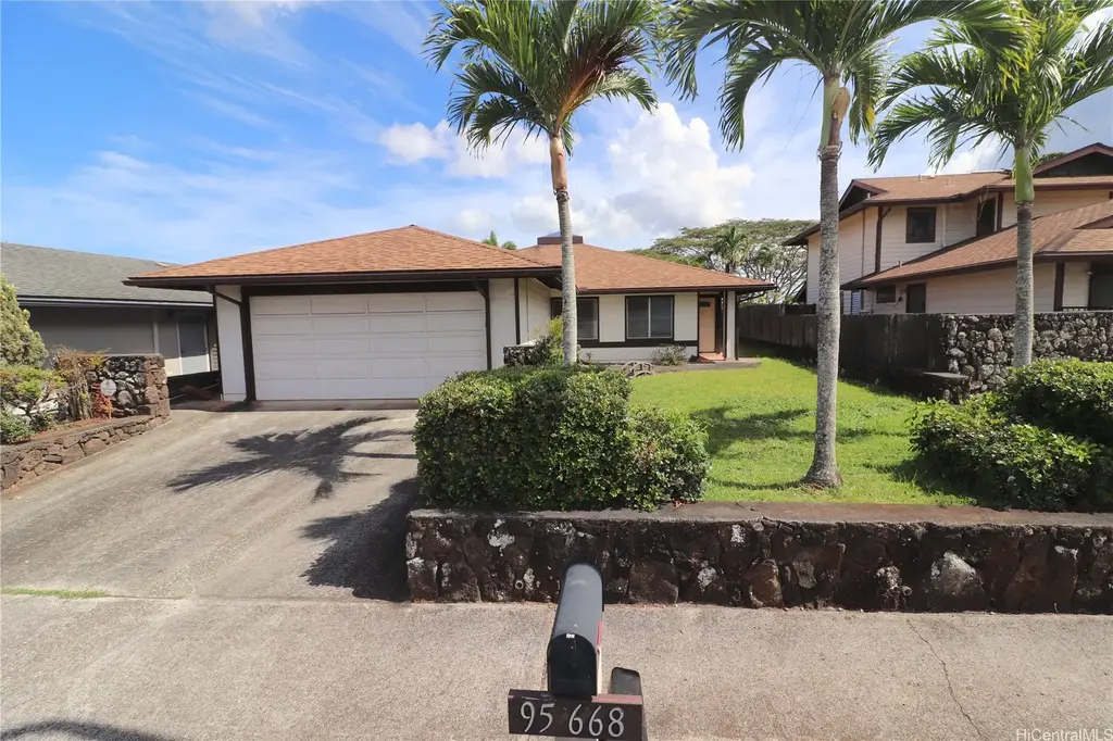 95-668 Holani Street, Mililani