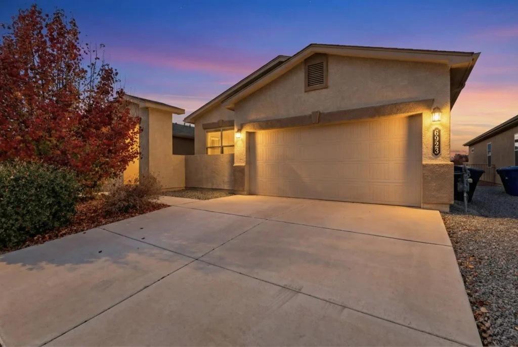 6923 Silver Moon Road Nw, Albuquerque