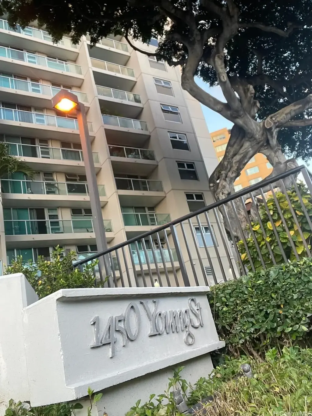 1450 Young Street # 302, Honolulu