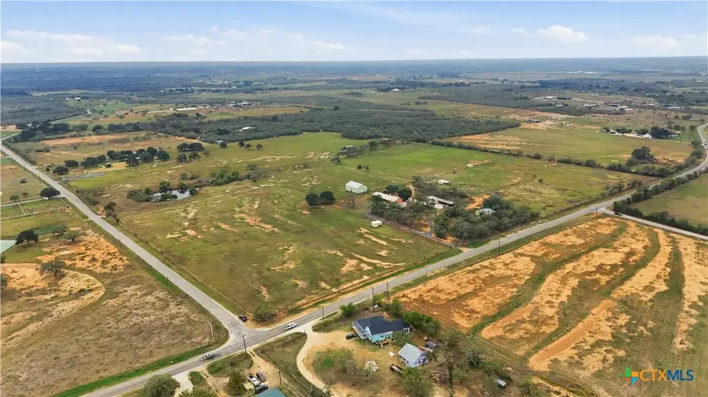 1211 Leissner School Road, Seguin