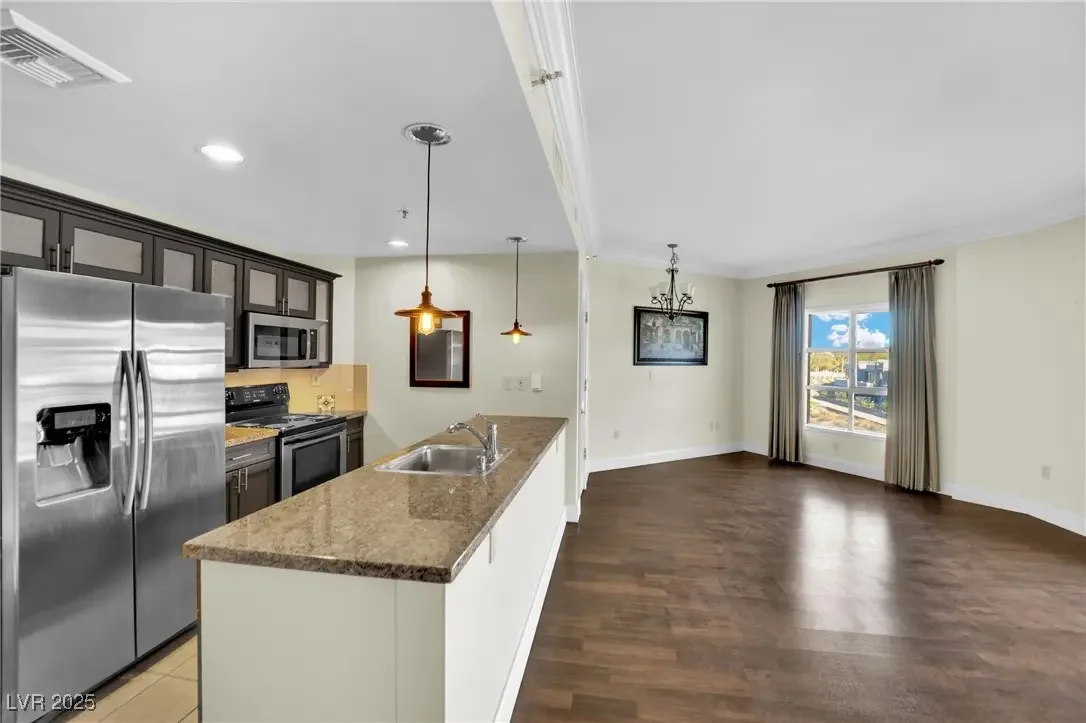 Photo of Listing #2740559