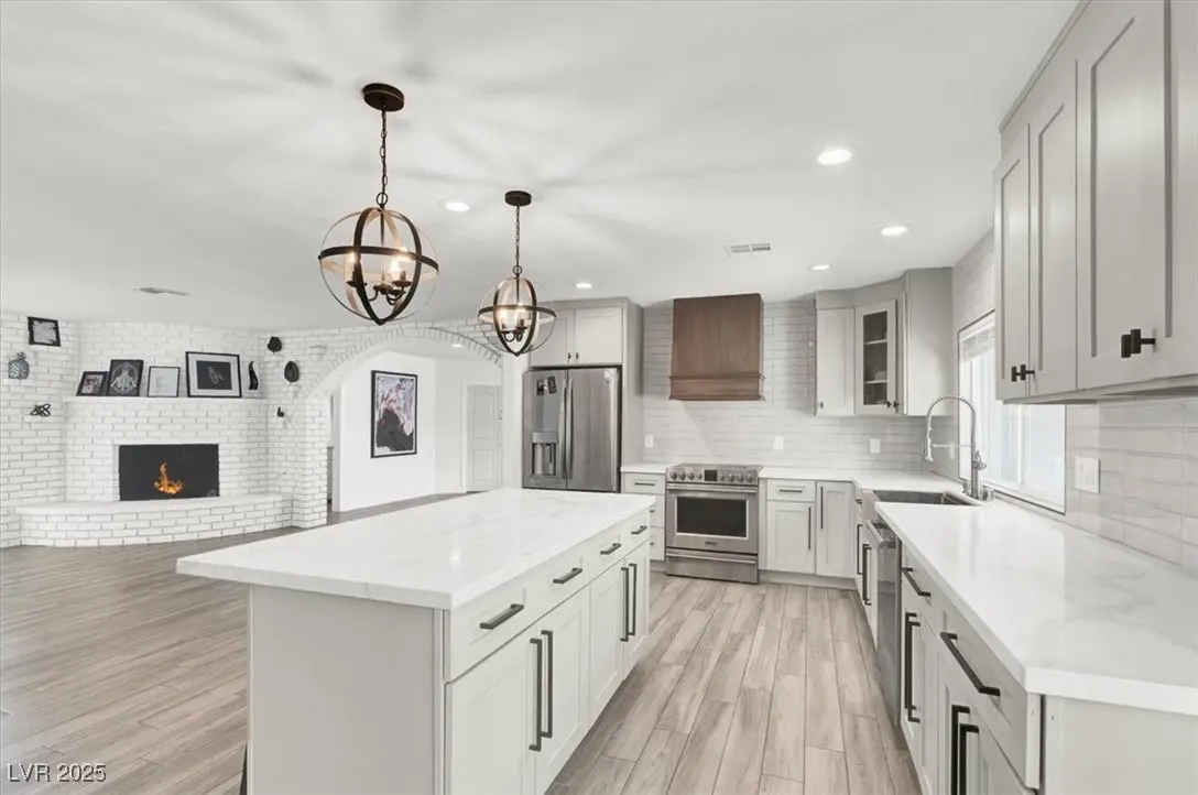 Photo of Listing #2741125